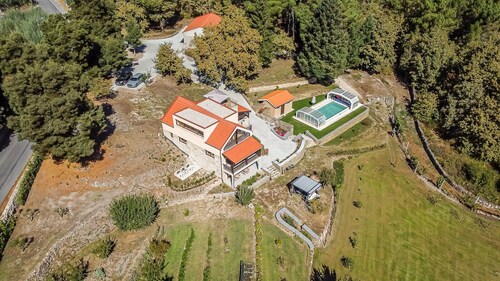 Bed and Breakfast 'Vénus' with Mountain View, Wi-Fi and Air Conditioning