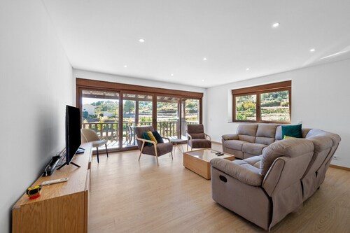 Bed and Breakfast 'Vénus' with Mountain View and Heated Pool