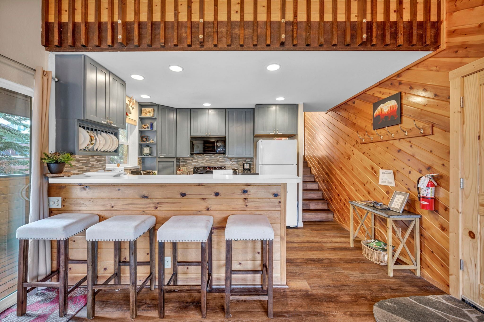 Kylskåp, mikrovågsugn, ugn och spishäll