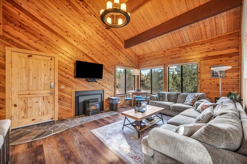 Beautiful 3BR Ski-in/Ski-out Donner Condo