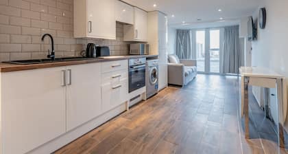 Pass the Keys | Cosy Studio in Basildon | Sleeps up to 4