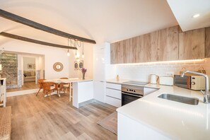 Fridge, microwave, oven, coffee/tea maker