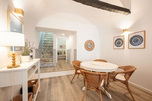 Dining - Guest Ready - Charming Retreat in Palmela (Palmela)