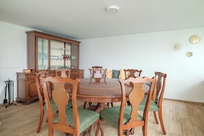 Dining - Oasis Pool House: 4-BR Next to Roma Sur Mx City (Ciudad de México)