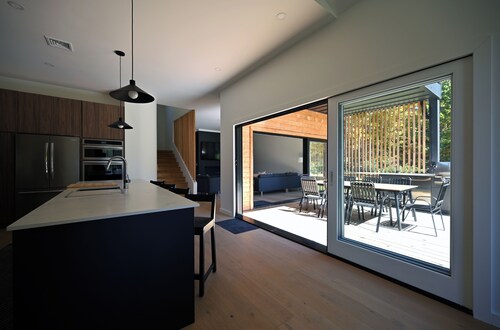 NEW Modern Mountain View Chalet in Windham