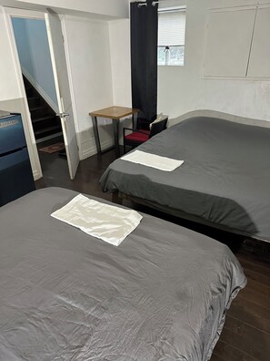 3 chambres, accĂšs Ă Internet, literie fournie