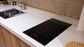 Lemari es, microwave, oven, dan mesin pencuci piring