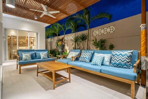 Terrace/patio - New Modern 4BR Canggu Villa/Rooftop/Pool/View (tabanan)