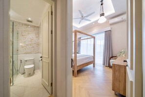 Towels, soap, toilet paper - New Modern 4BR Canggu Villa/Rooftop/Pool/View (tabanan)