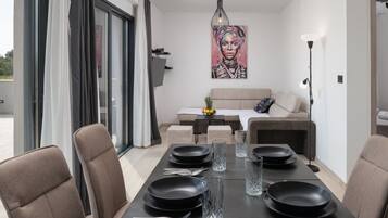 Apartment (Apartment Infinity with Hot Tub) | Esszimmer