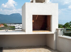 Apartment (Apartment Infinity with Hot Tub) | BBQ/picnic Area - Apartment Infinity (Kastela)