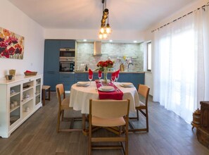 Apartment (Two Bedroom Apartment with Terrace) | Dining room