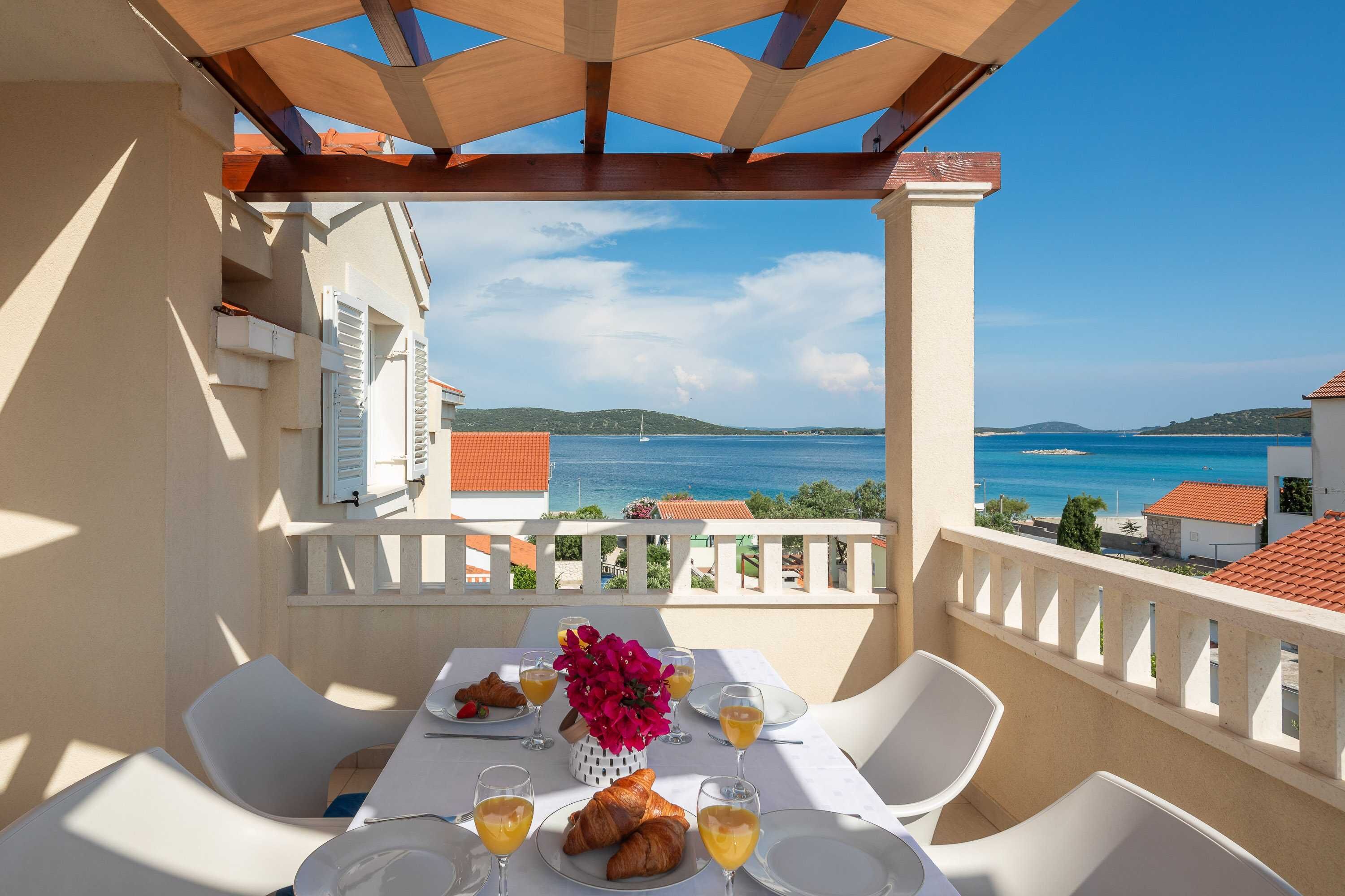 Apartamento (Three Bedroom Apartment with Terrace ) | Terraza o patio