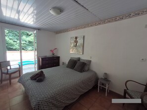 1 bedroom, iron/ironing board, Internet, bed sheets - 1-bedroom gite with queen-size bed (Mazamet)
