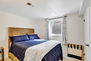 2 عدّة غرف نوم وواي فاي وملاءات أسرّة