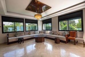 Televisión, chimenea