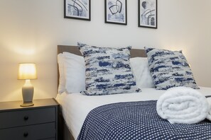 3 bedrooms, iron/ironing board, free WiFi, bed sheets - Open Mind Property - 3 Bedroom | Henderson Lodge (Portsmouth)