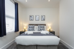 3 bedrooms, iron/ironing board, free WiFi, bed sheets - Open Mind Property - 3 Bedroom | Henderson Lodge (Portsmouth)