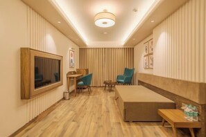 Room - Phoenix Resort (Rajkot)