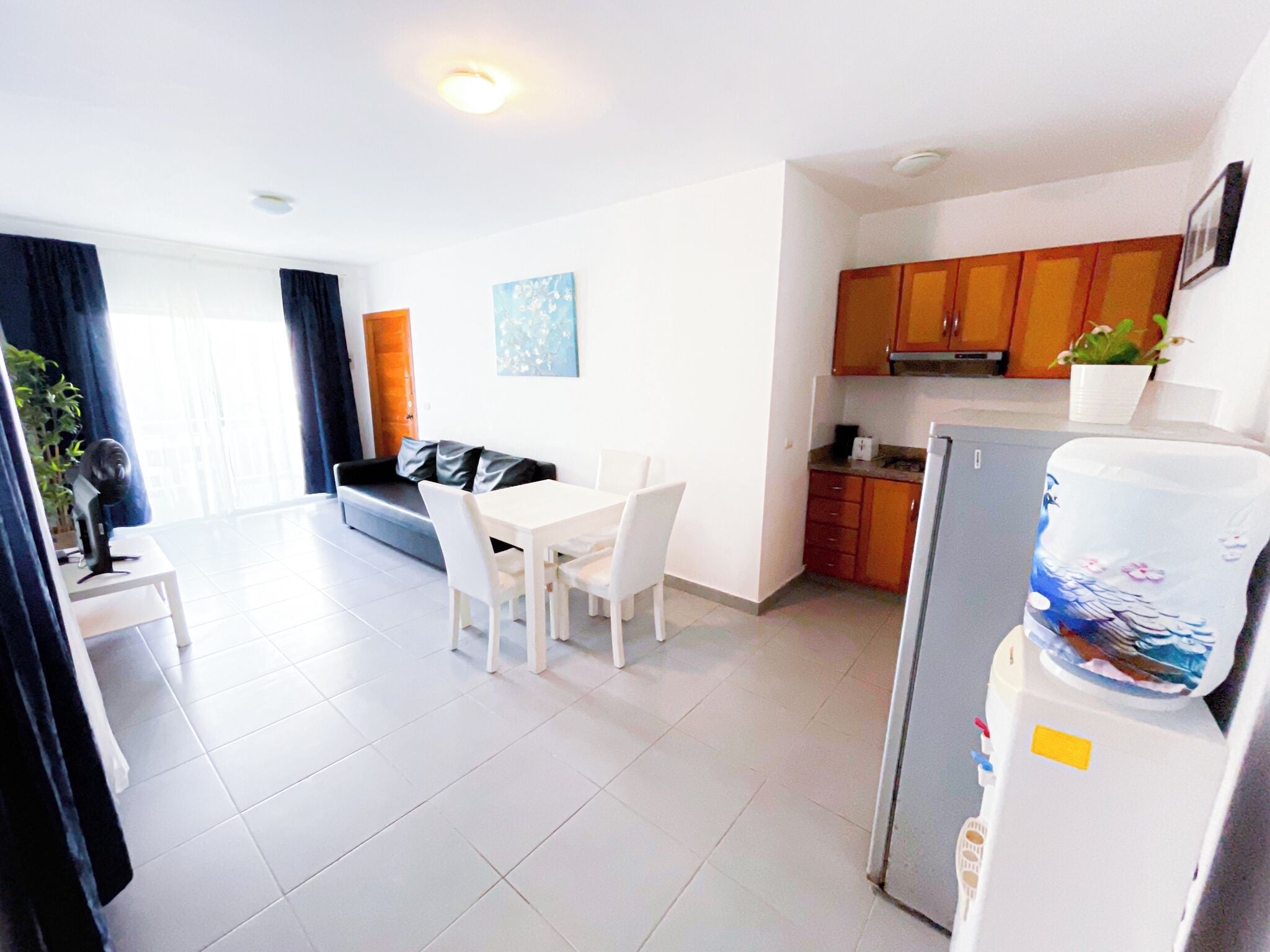 行政套房, 1 間臥室, 可使用泳池, 花園景 | 私人廚房 | 雪櫃、爐具、咖啡機/沖茶器、廚房用具/餐具/器皿