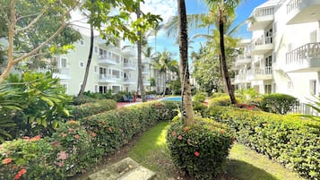 Deluxe-Studio, eigener Pool, Poolblick | Ausblick vom Zimmer