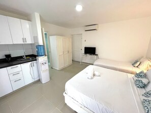 Deluxe-Studio | Zimmersafe, kostenloses WLAN, Bettwäsche