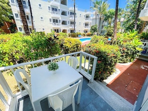 Studio Deluxe, balcon, vue piscine | Vue depuis le balcon