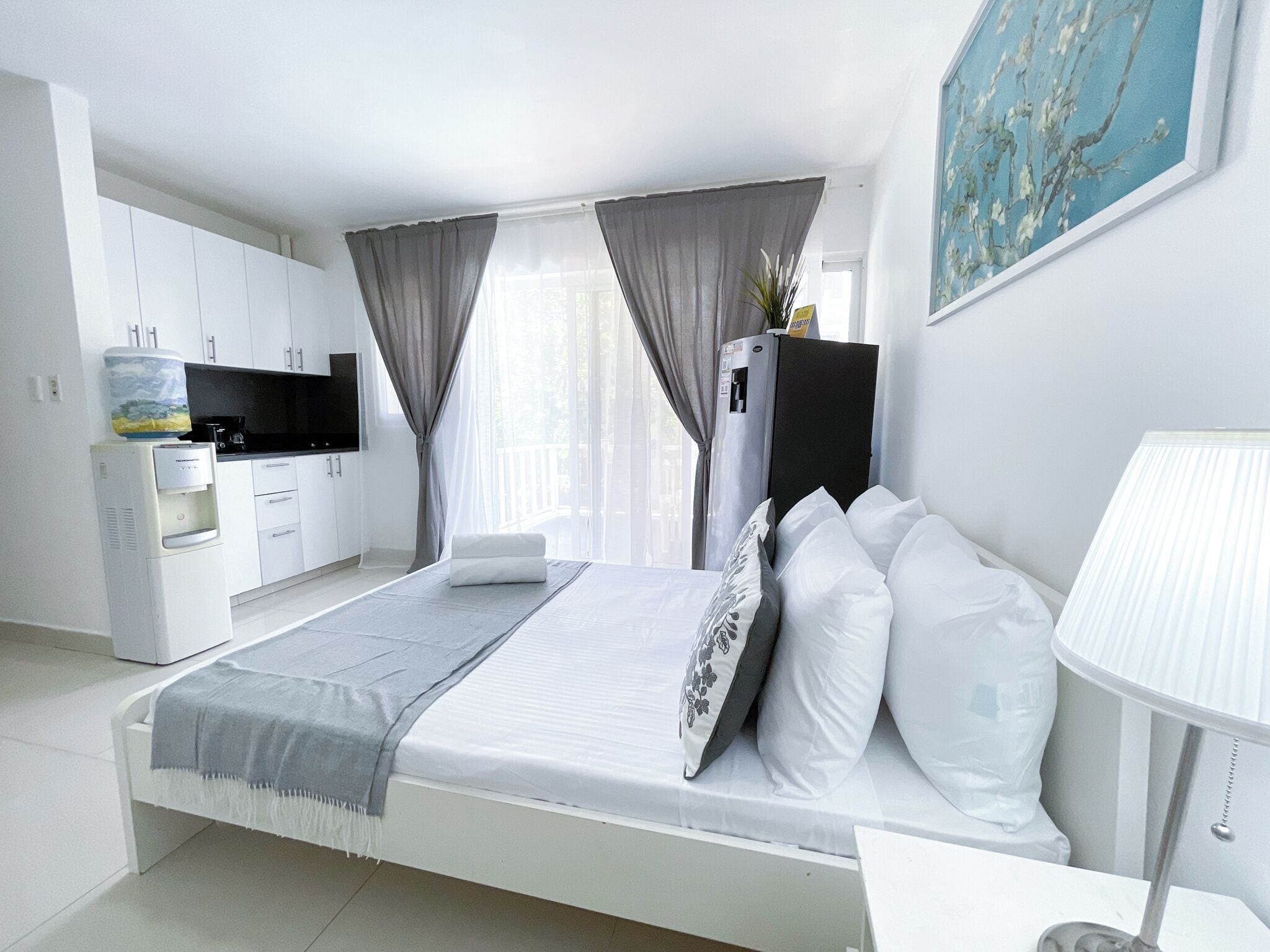 In-room safe, free WiFi, bed sheets