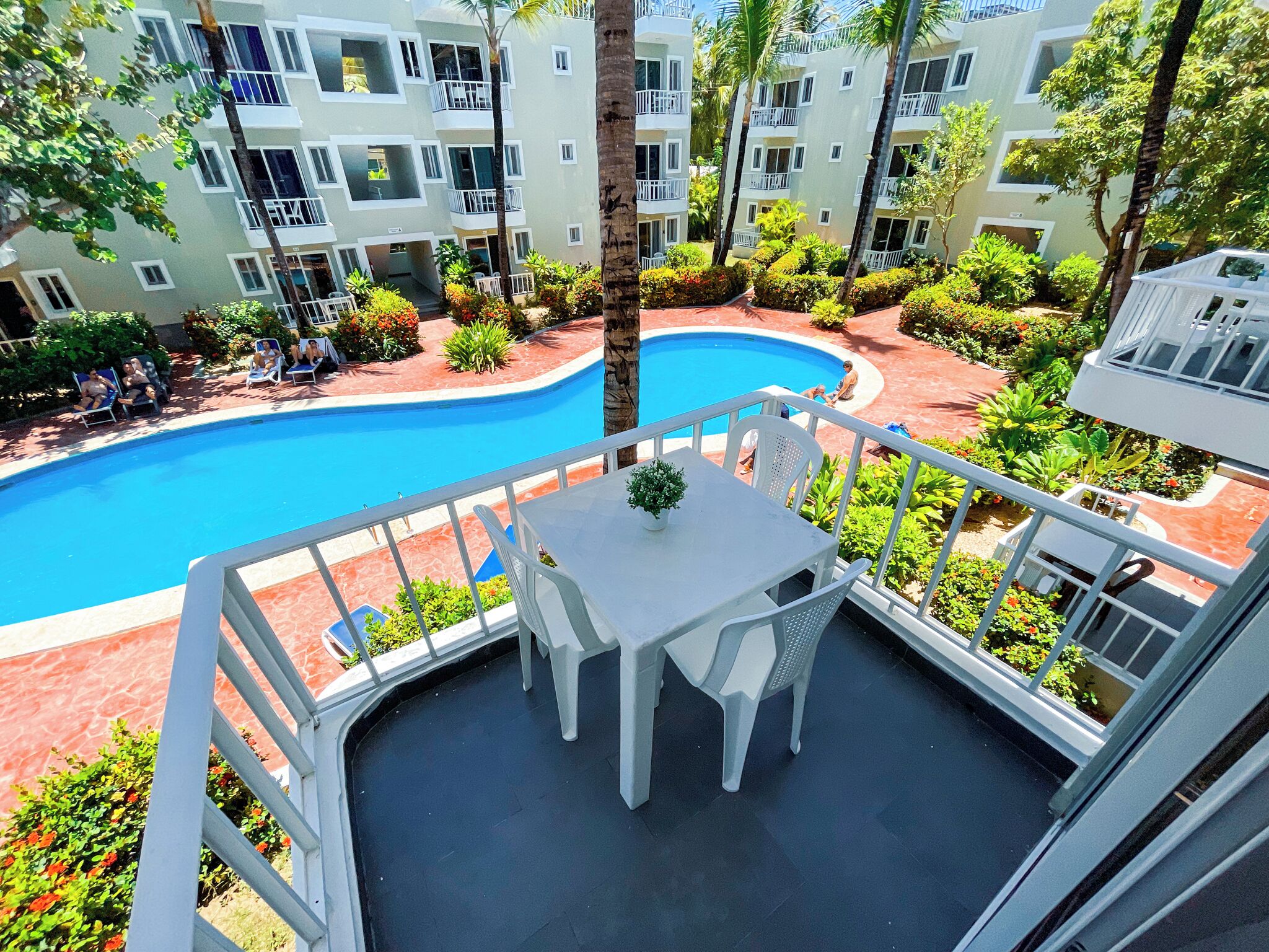 Deluxe studio, toegang tot zwembad, tuin | Uitzicht vanaf balkon