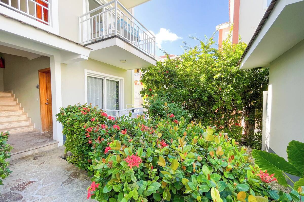Executive-Suite, 1 Schlafzimmer, Poolzugang, Gartenblick | Blick vom Balkon