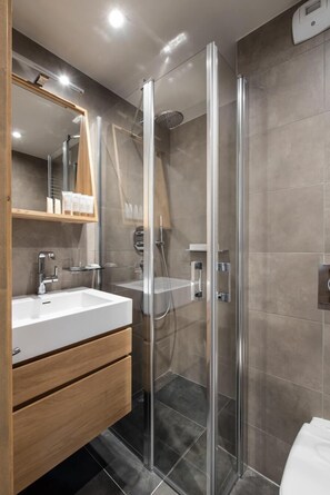 Hair dryer - Wifi, 100m from resort center, Ground floor, fitness, swimming pool, sauna, hammam, balcony, tv (Les Gets)