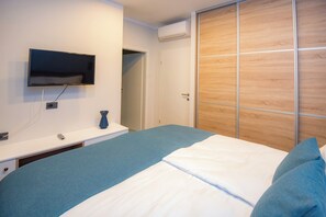 3 Schlafzimmer, Schreibtisch, Bügeleisen/Bügelbrett, kostenloses WLAN