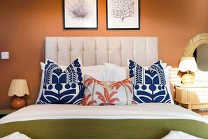 2 quartos, ferros/tábuas de passar roupa, Wi-Fi, roupa de cama