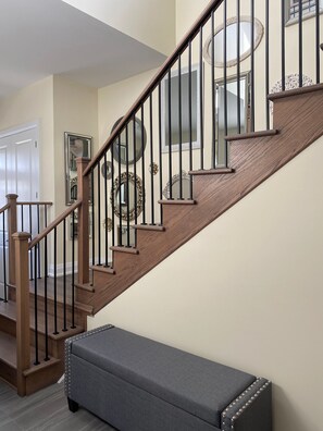 Interior - Sophisticated and Spacious 5BR Home in Suburbs (Richmond Hill)