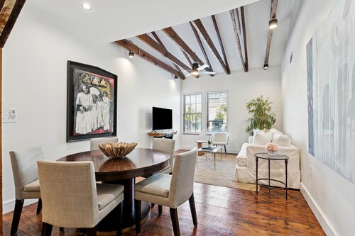 The Ensign Loft 5 in the Heart of Bay St. Louis