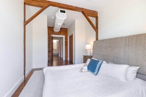 WiFi, bed sheets, wheelchair access