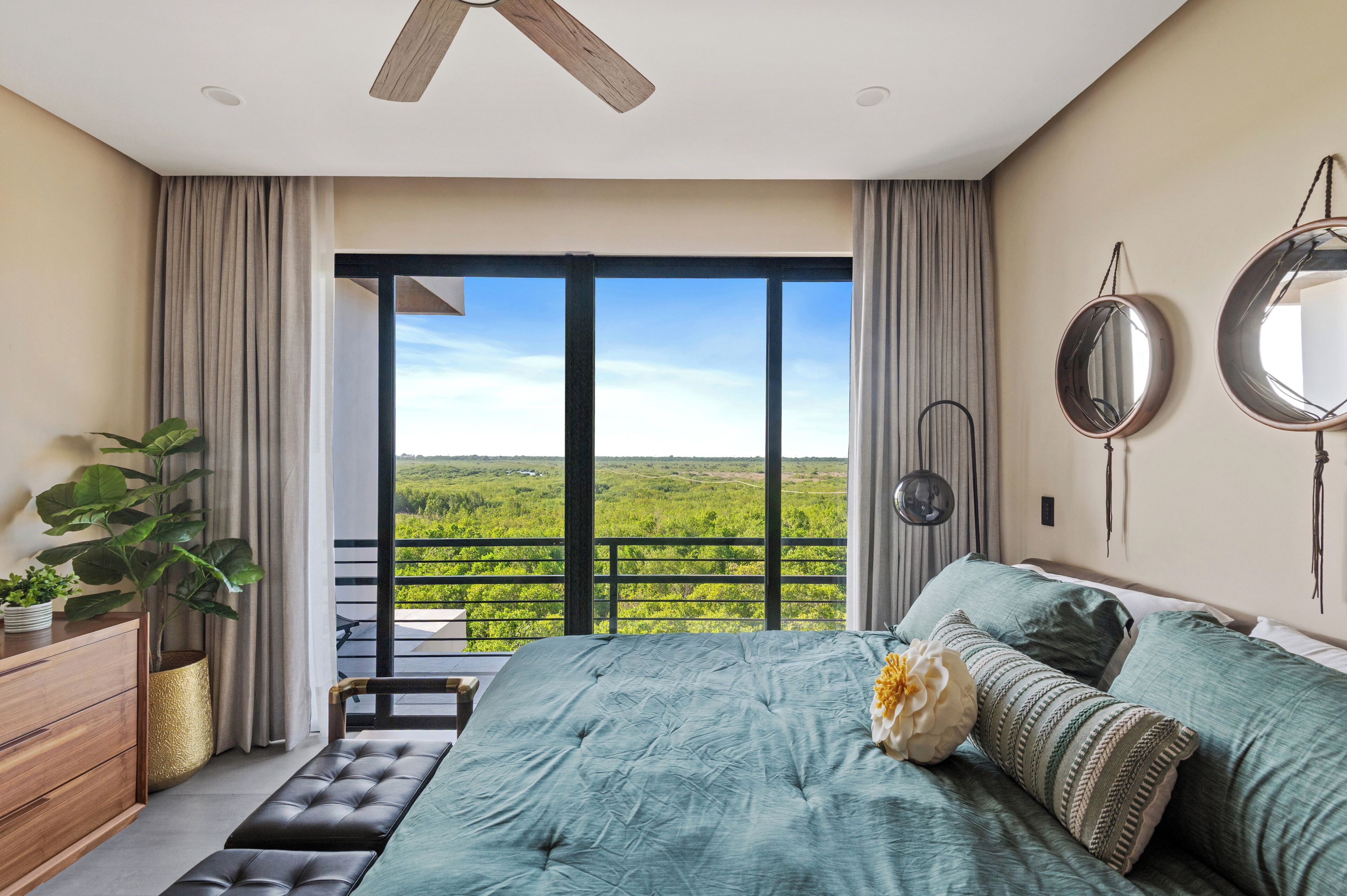 Luxury Apartment, 3 Bedrooms, Sea View, Tower