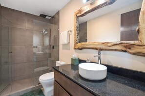 Luxe appartement, 3 slaapkamers, uitzicht op zee, in toren | Badkamer