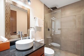 Departamento de lujo, 3 habitaciones, vista al mar, torre | Baño