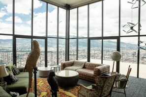 Interior - Cima Urbana Escalante (San José)