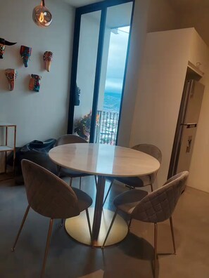 Dining - Top Floor URBN Loft (San José)