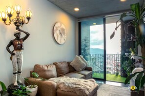 Living area - Gorgeous sunsets at charming apartment in downtown (San José)