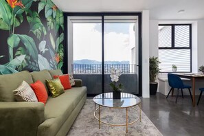 Living area - Tropical Breeze Penthouse (San José)