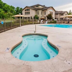 Indoor pool, outdoor pool - Indoor Pool-Central Branson (Branson)