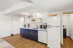 Fridge, microwave, stovetop, dishwasher - Eagle, CO Private Mountain Retreat near Vail (Eagle)