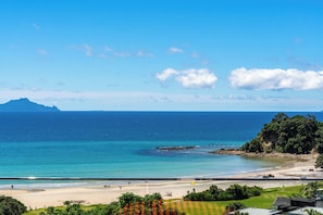 Beach nearby - Langscape - Langs Beach Holiday Home (Langs Beach)