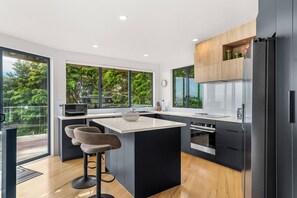 Fridge, microwave, dishwasher, coffee/tea maker - Langscape - Langs Beach Holiday Home (Langs Beach)