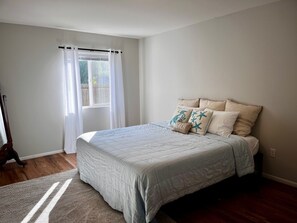 4 bedrooms, WiFi, bed sheets