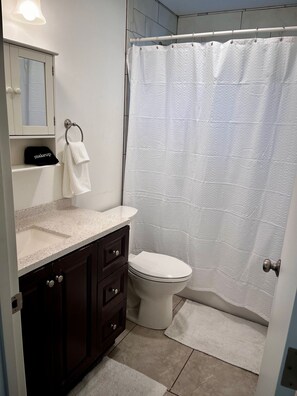 Hair dryer, towels, soap, toilet paper - Your SLO Home Base for Hiking, Wine & Relaxation (San Luis Obispo)