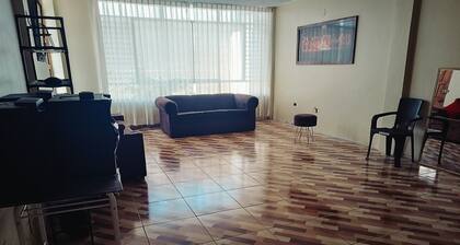 Amplia y acogedora con 200mts a tu disposición muy cómoda en zona tranquila